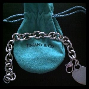 *reserved eunicera* tiffany heart charm bracelet