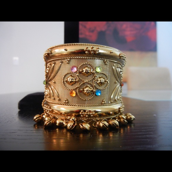 Jewelry - Color gold Filigree bracelet