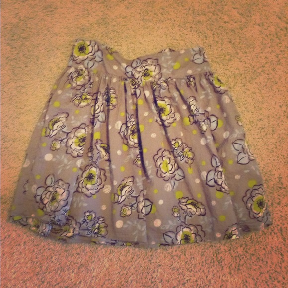 Contemporary classic skirt. Fit for any occasion!