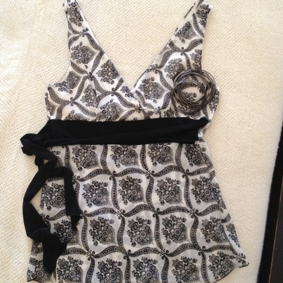 Black and white polyester top. Size small.