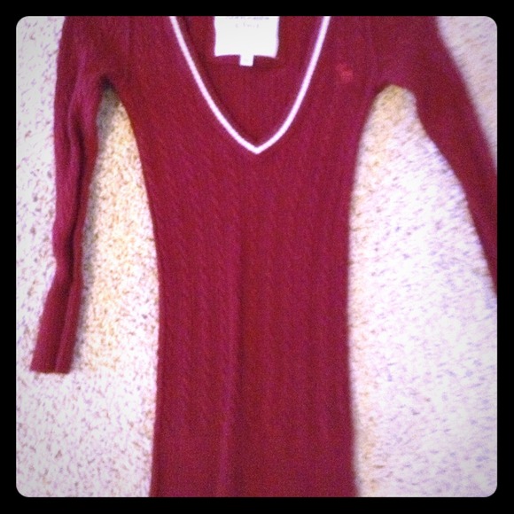 Abercrombie&Fitch deep V knotted sweater!