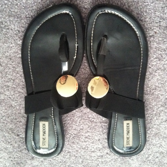 Black Steve madden sandels