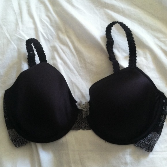 🔥SOLD🔥 bundled sale wacoal black bra 34dd