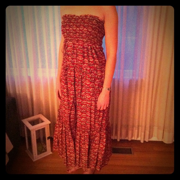 Very cute strapless long dress