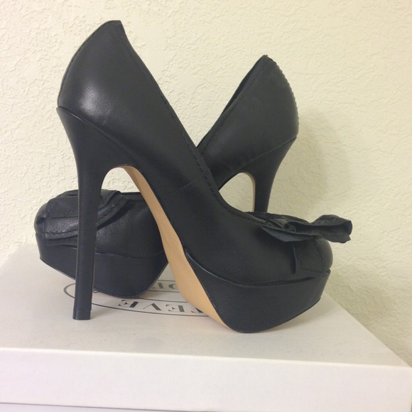 Steve Madden Bossiee Platform Size 6