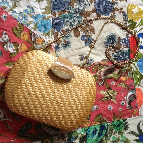 vintage structured hinged straw clutch purse