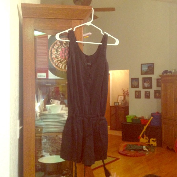 New York and Co black romper. 100% cotton. - Picture 1 of 1