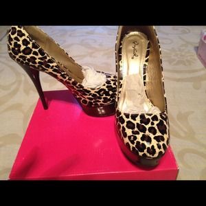 Patten leather look 5" heels