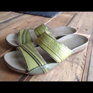 Merrill Sandals size 6.5