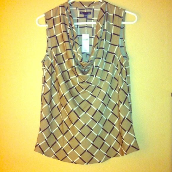Gap sleeveless top