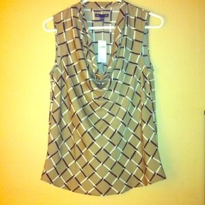 Gap sleeveless top