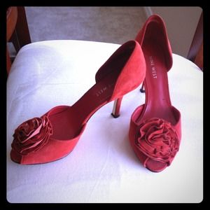 Nine West Peep-toe Pumps
