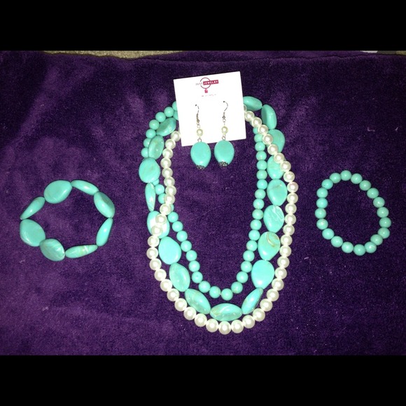 Earring/necklace/bracelet set - Picture 4 of 4