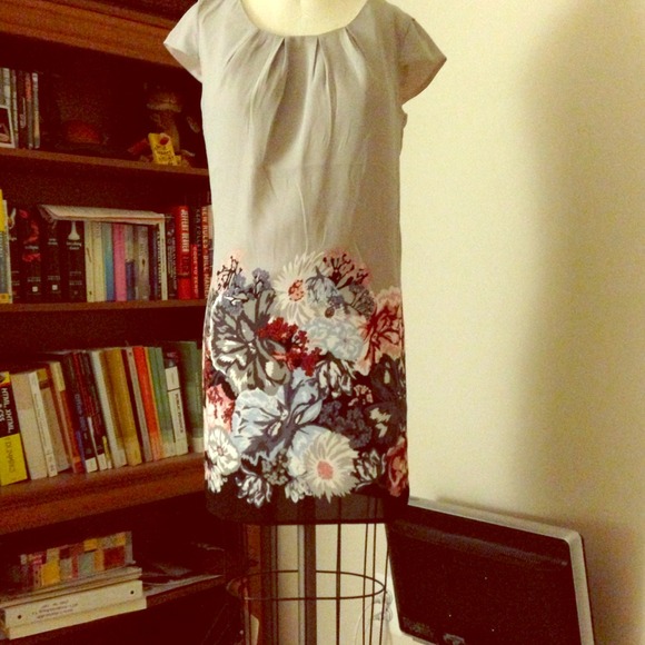 Grey H&M Short Sleeve flower dress.