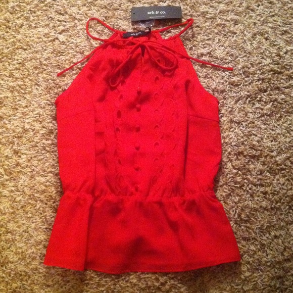 💃Classy RED top!! NWT!! Brand new!