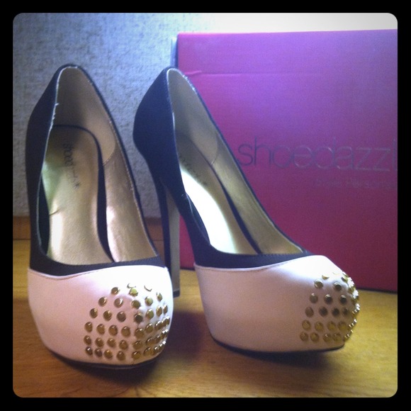 Brown heels with a cream gold studded toe - Picture 1 of 4