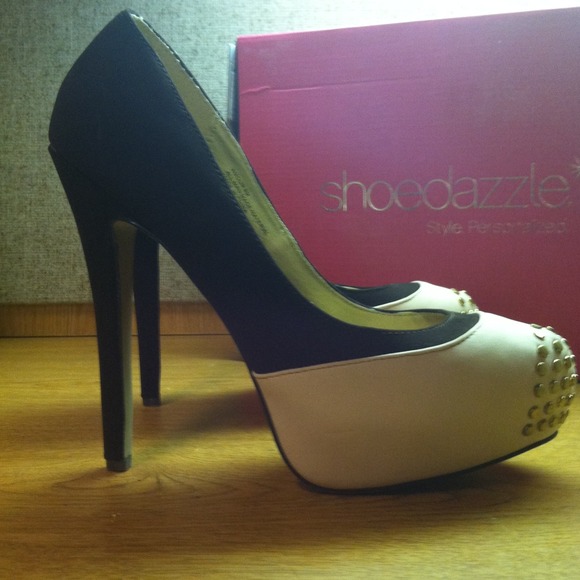 Brown heels with a cream gold studded toe - Picture 2 of 4