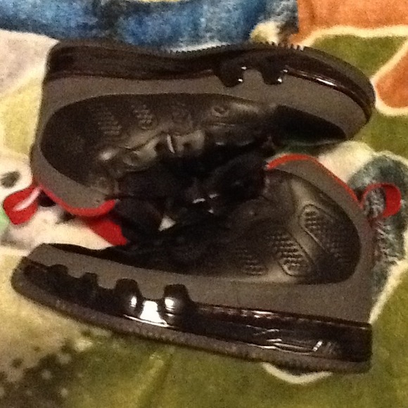 Jordan's Other - Jordan's black and dark grey. There 8.5 in mens