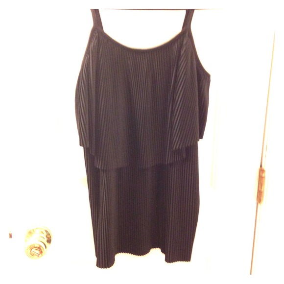 💢RESERVED💢Black fancy tank