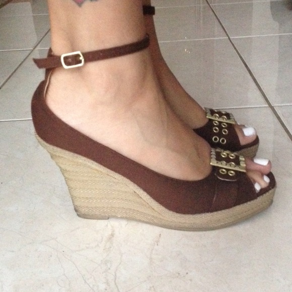 Brown Wedges - Picture 2 of 4