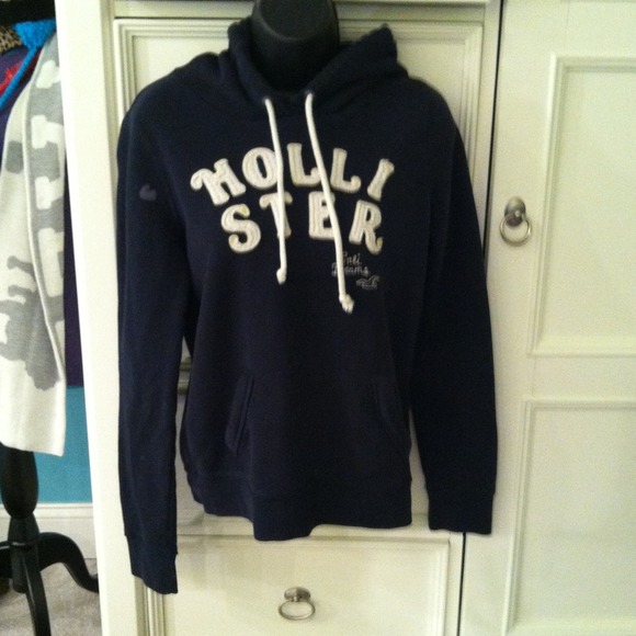 RESERVED FOR @sammyw97 Hollister Sweatshirt
