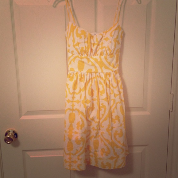 Dresses & Skirts - White and yellow dress