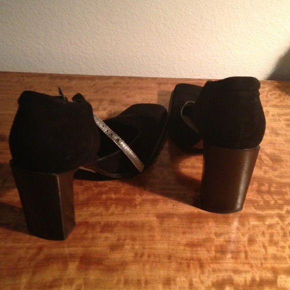 ❤Vintage Block Heels ...Genuine Suede - Picture 2 of 3