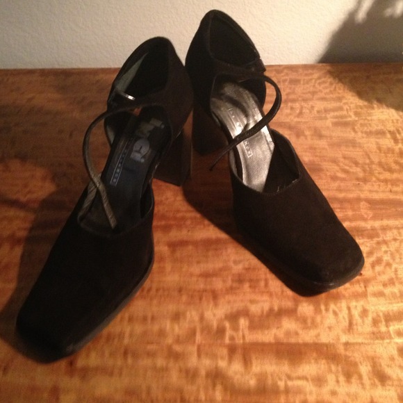 ❤Vintage Block Heels ...Genuine Suede - Picture 3 of 3