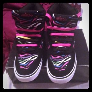 A pair of sneakers, punk rose.