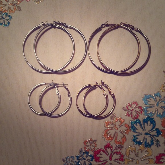 Two pair of earrings - Picture 1 of 4