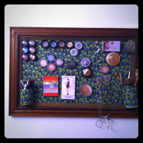 My amazing magnetic make-up board