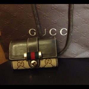 Gucci key chain walllet