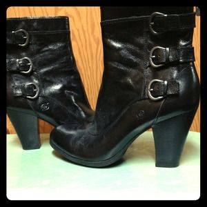 Born zipper Boots