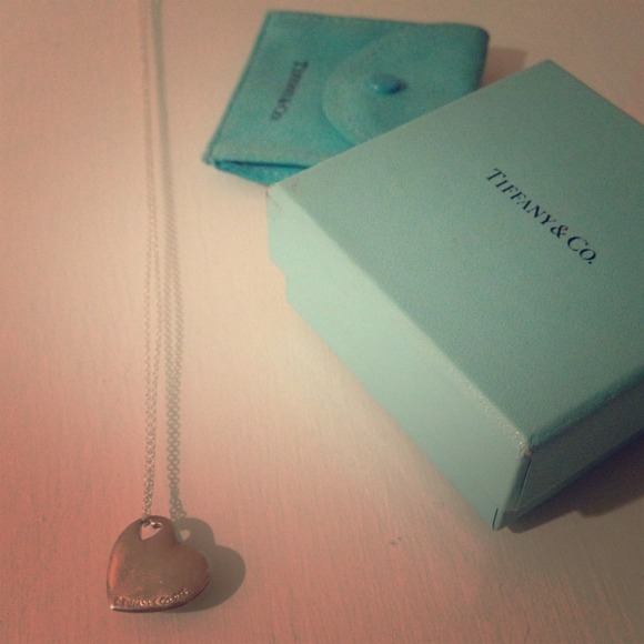 Tiffany & Co authentic heart necklace💕