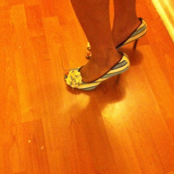 Heels - Picture 3 of 4