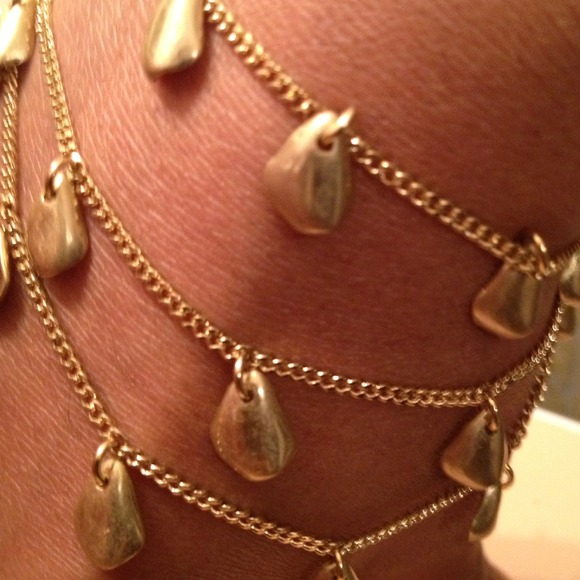 Pretty gold bracelet!