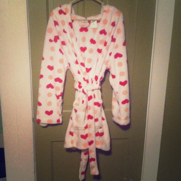 Red pink and white bathrobe with hearts - Picture 1 of 3