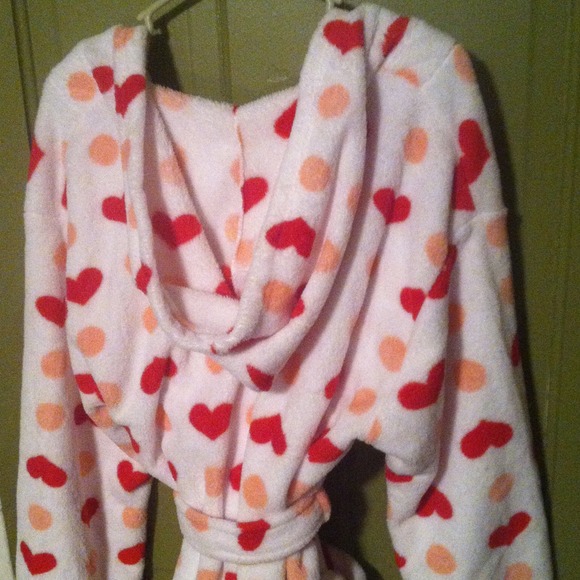 Red pink and white bathrobe with hearts - Picture 2 of 3