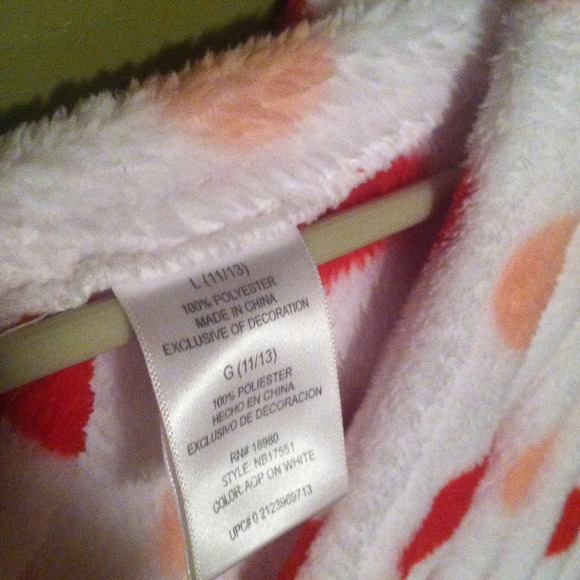 Red pink and white bathrobe with hearts - Picture 3 of 3