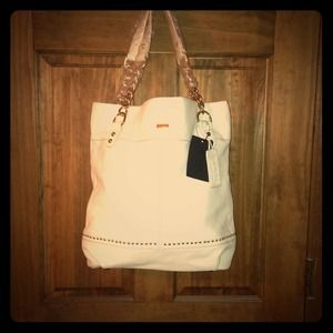 SOLD 👛NWT😍 GUESS Handbag👛SOLD