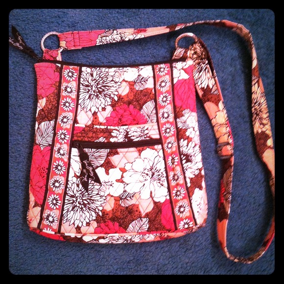 Vera Bradley Sling - Picture 1 of 3