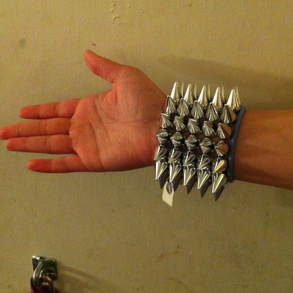 Cute( gift with bundle) soldddd - Picture 2 of 3