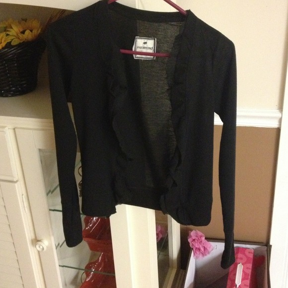 NWOT ruffle and lace cover up