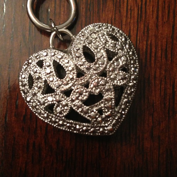 Free Gifted💌Antique style Heart ❤Shaped bracelet - Picture 3 of 3