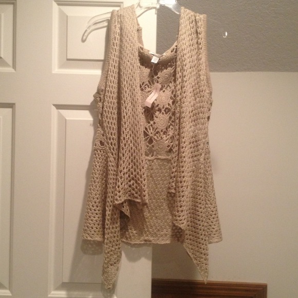 Crotchet sleeveless cardigan