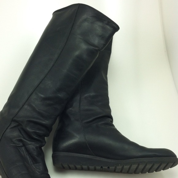 Leather Black Riding Boot - Picture 2 of 4