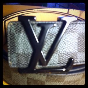 Men's Louis Vuitton belt black