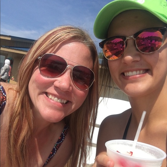 💥Meet Me & My Fam💥POSH Ambassador!! - Picture 3 of 9