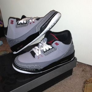 Air Jordan Retro 3s "Stealth"