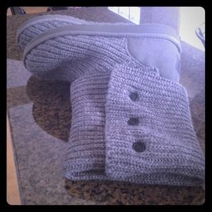 Like new Ugg cardy style size 10!